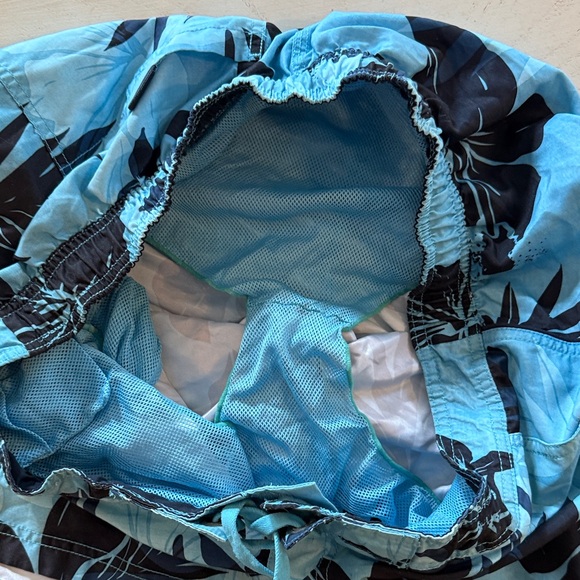 Men’s Blue Floral Speedo Swim Trunks XL - Picture 6 of 8